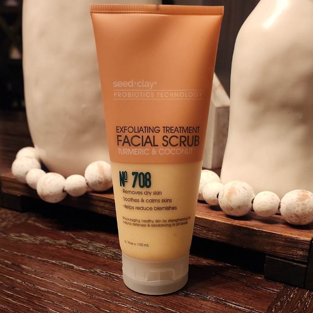 NWOT Seed + Clay Exfoliating Facial Scrub